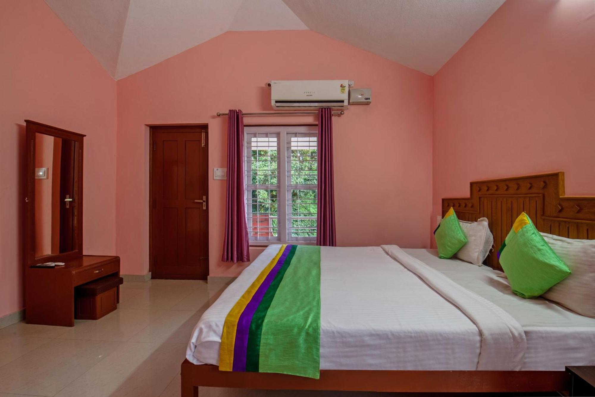 Treebo Yajna Comforts Madikeri Exterior photo