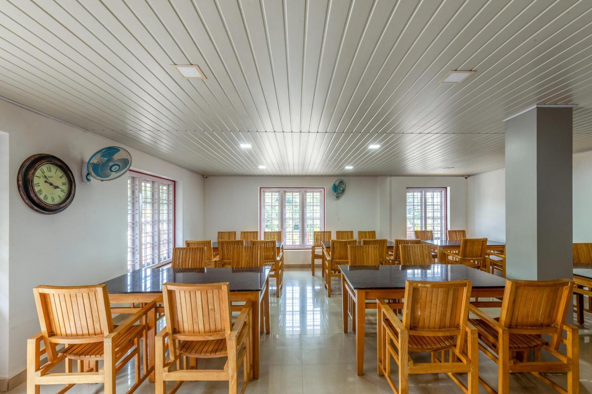 Treebo Yajna Comforts Madikeri Exterior photo